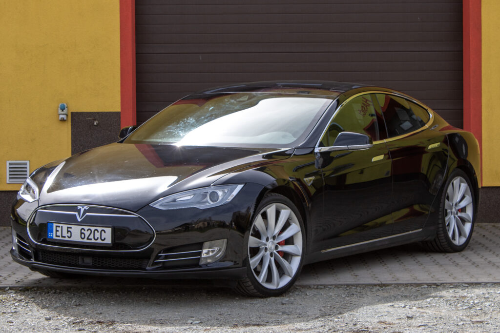 Tesla Model S P85D - Performance- 4x4 - 710K - nabíjení zdarma