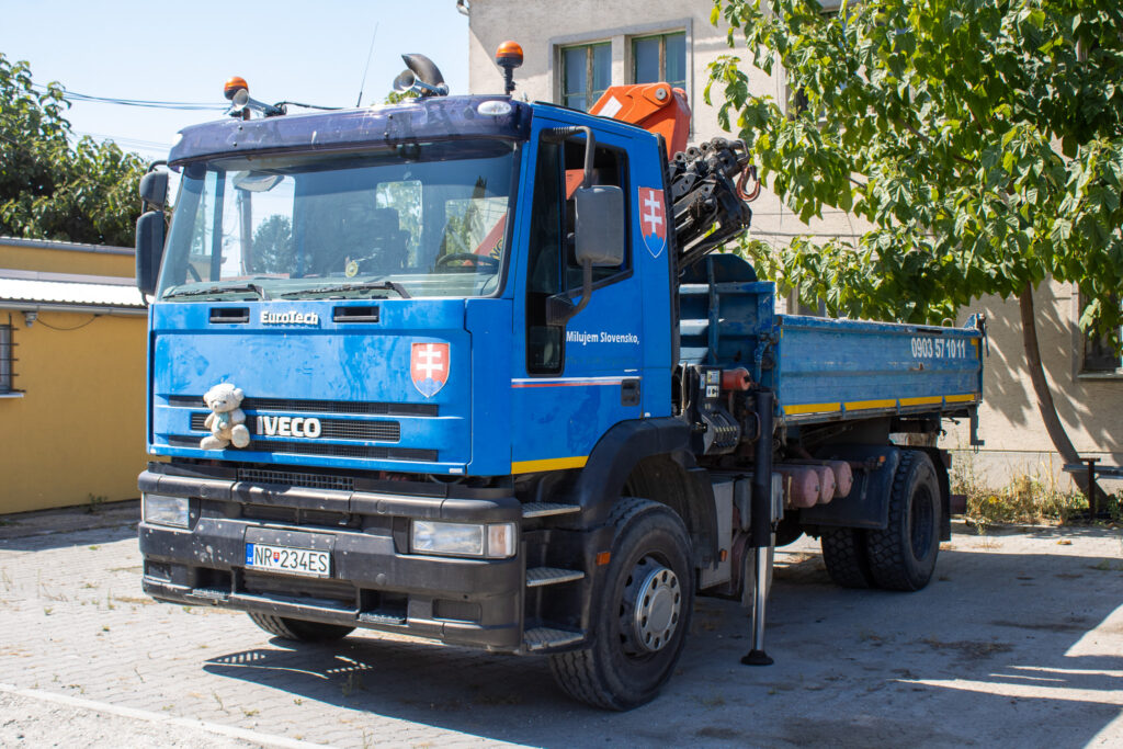 Iveco Magirus Trojstranný sklápač + ruka