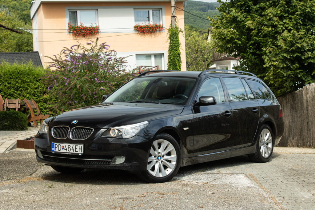 BMW Rad 5 Touring 530d A/T Top stav /aj na splátky/