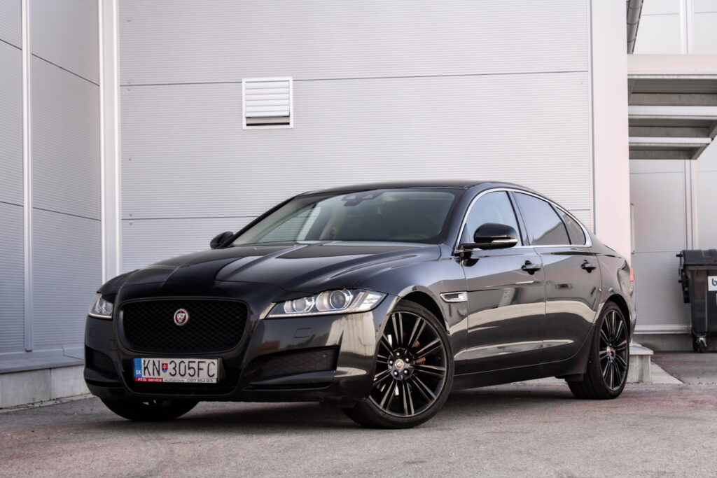 Jaguar XF 2.0 D I4 Pure Auto