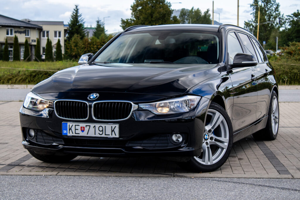 BMW Rad 3 Touring 318d  A/T 105kw / AJ NA SPLÁTKY / PROTIÚČET /