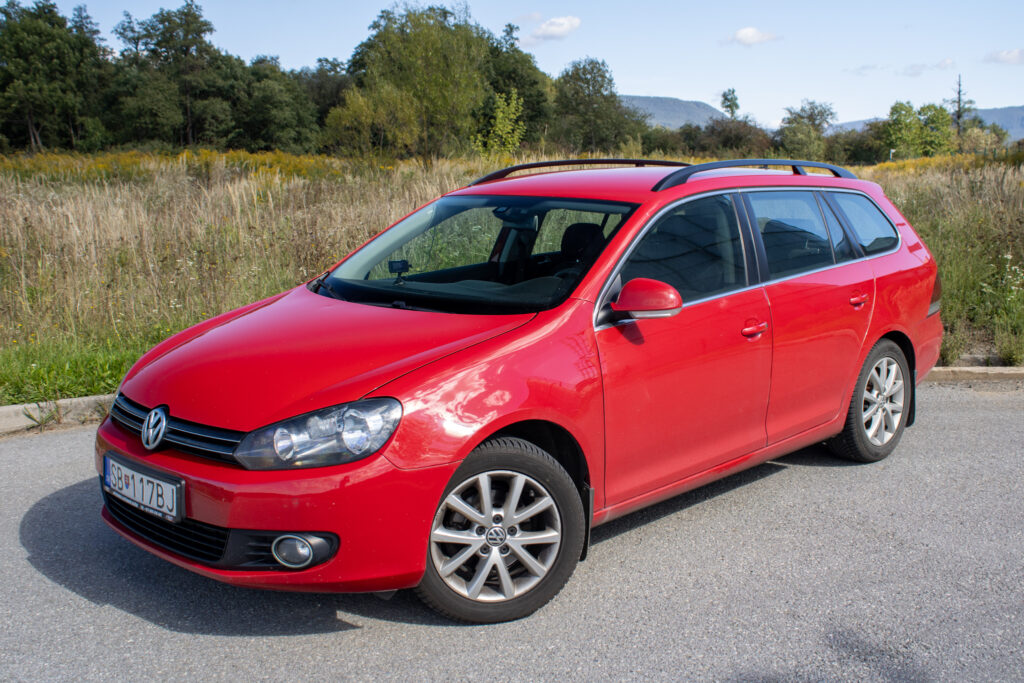 Volkswagen Golf Variant Comfortline 1,6 TDI 77kw / AJ NA SPLÁTKY / PROTIÚČET /