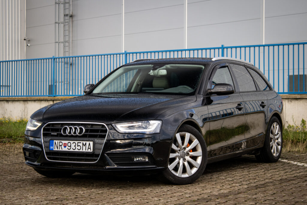 Audi A4 Avant 2.0 TDI quattro S tronic / AJ NA SPLÁTKY / PROTIÚČET /