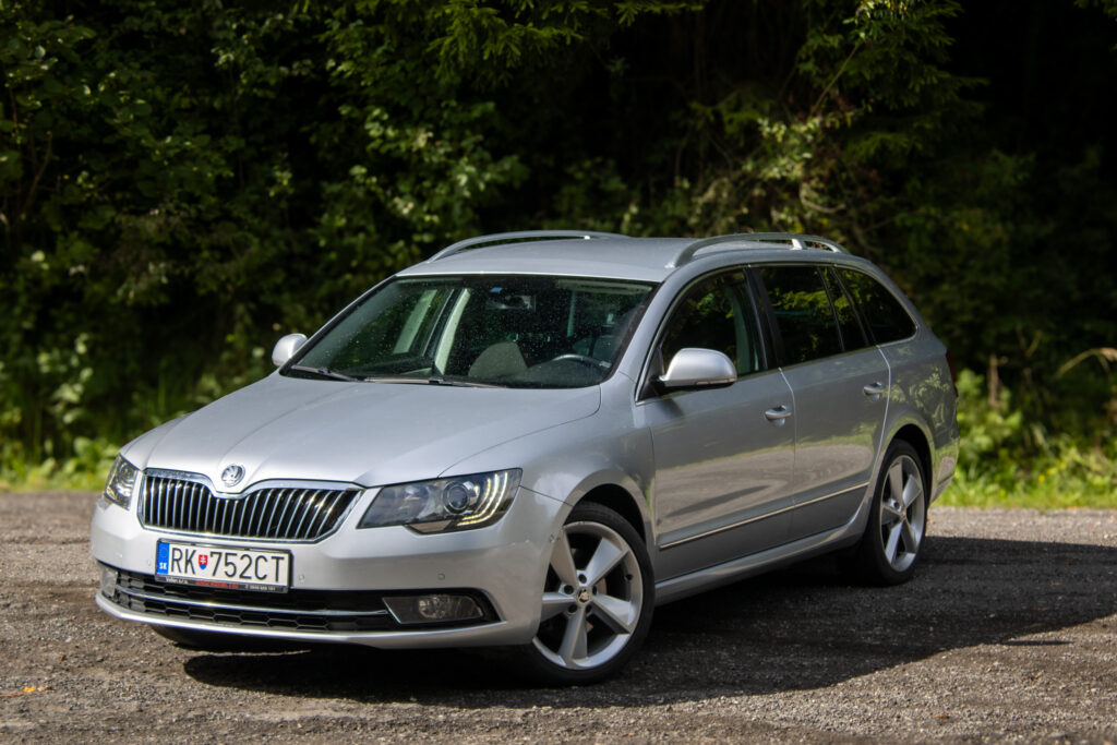 Škoda Superb Combi 2.0 TDI CR Elegance DSG