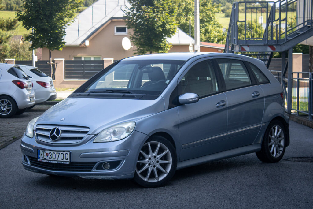 Mercedes-Benz B trieda B200
