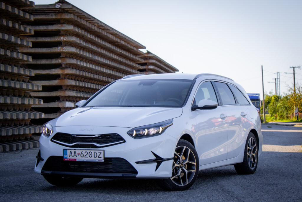 Kia Ceed SW 1.5 T-GDi Gold A/T / AJ NA SPLÁTKY / PROTIÚČET /