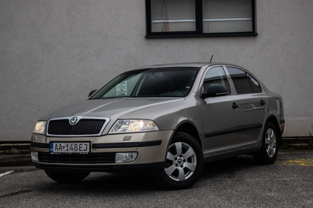 Škoda Octavia 1.6 MPI Ambiente, 75 kW, M5, 5d. / AJ NA SPLÁTKY / PROTIÚČET /