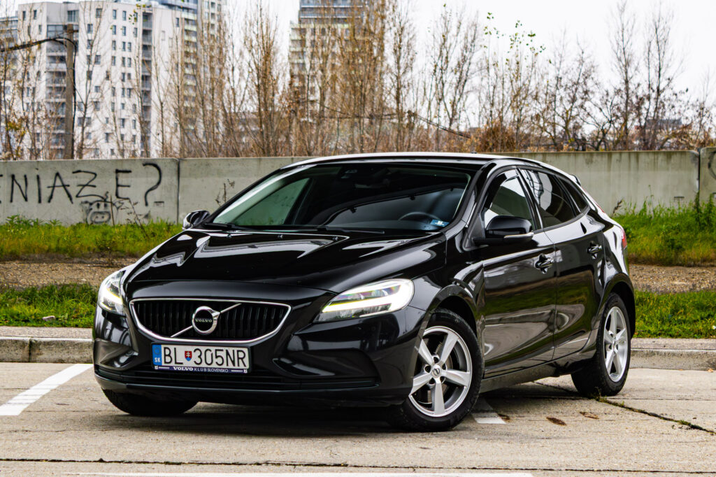 Volvo V40 D3 2.0L 150k Momentum