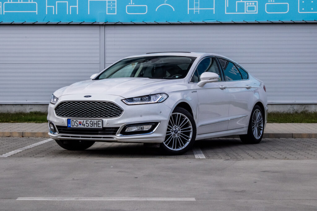 Ford Mondeo 2.0 Hybrid VIGNALE HEV eCVT / AJ NA SPLÁTKY / PROTIÚČET