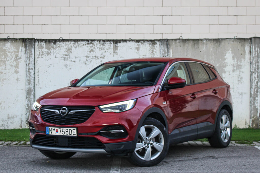 Opel Grandland X 1.2 TURBO Ultimate AT8 / AJ NA SPLÁTKY / PROTIÚČET /