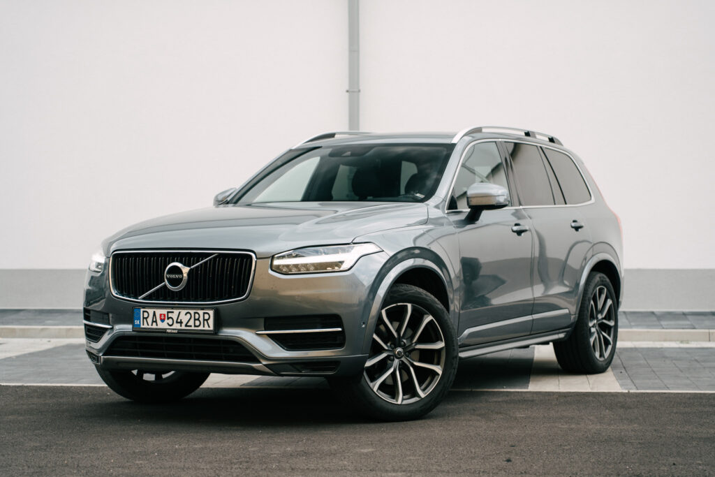 Volvo XC90 XC 90 D5 235k Drive-E Momentum 7m AWD A/T