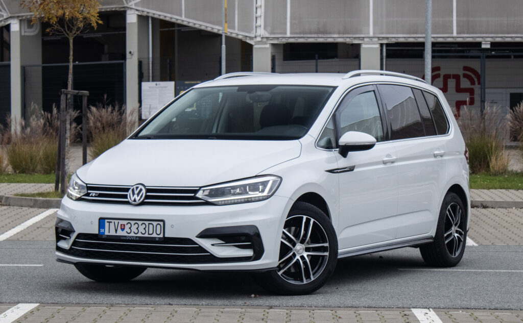 Volkswagen Touran 1.4 TSI R-line (2018) / AJ NA SPLÁTKY / PROTIÚČET /