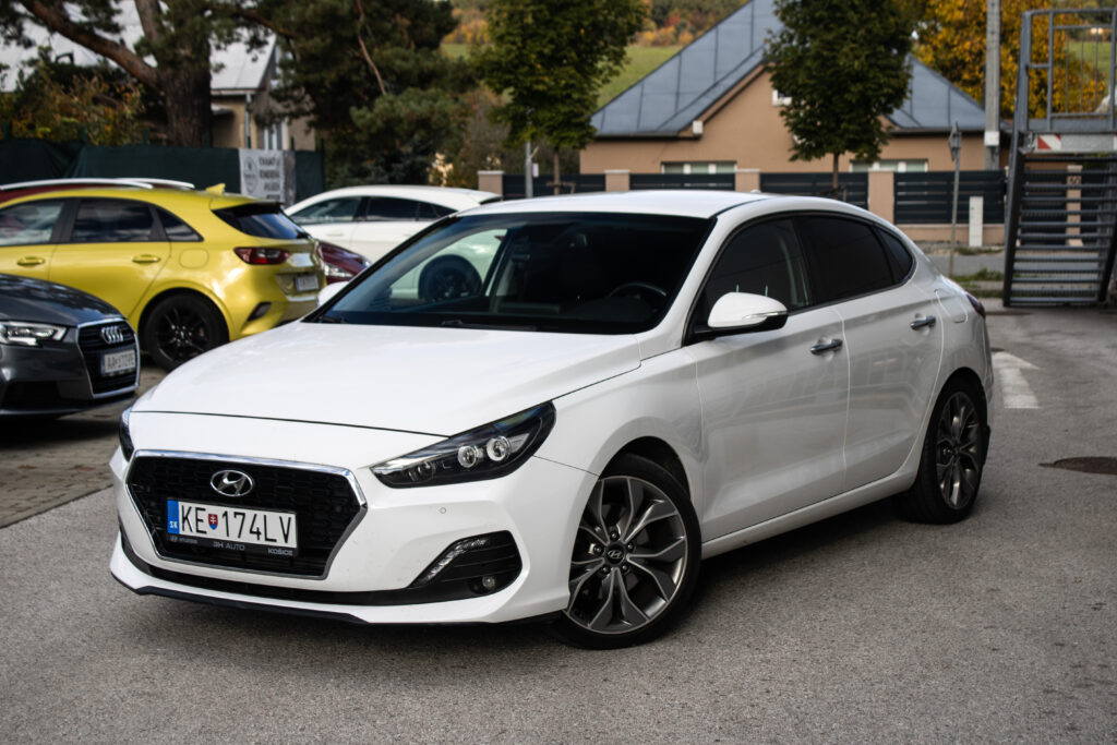 Hyundai i30 Fastback 1.4 T-GDI Style, 103kW (2018) / AJ NA SPLÁTKY / PROTIÚČET /