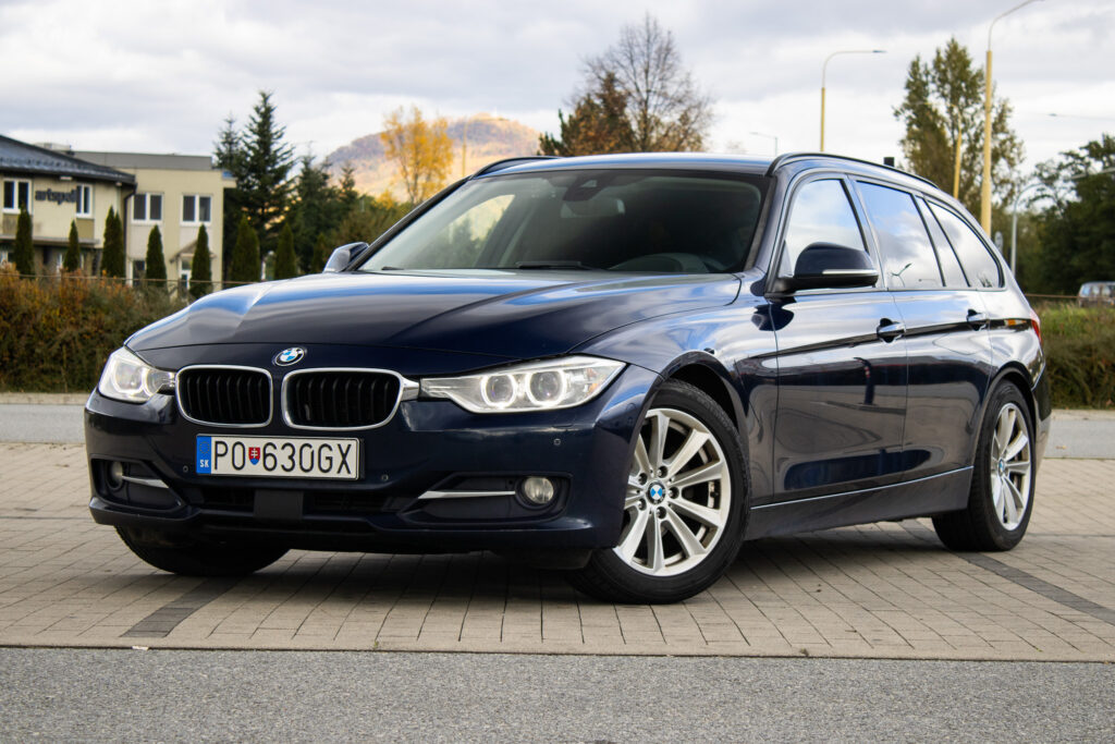 BMW Rad 3 Touring 320d A/T / AJ NA SPLÁTKY / PROTIÚČET /