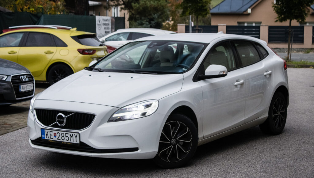 Volvo V40 T2 Drive-E 2.0, 90kW (2018) / AJ NA SPLÁTKY / PROTIÚČET /