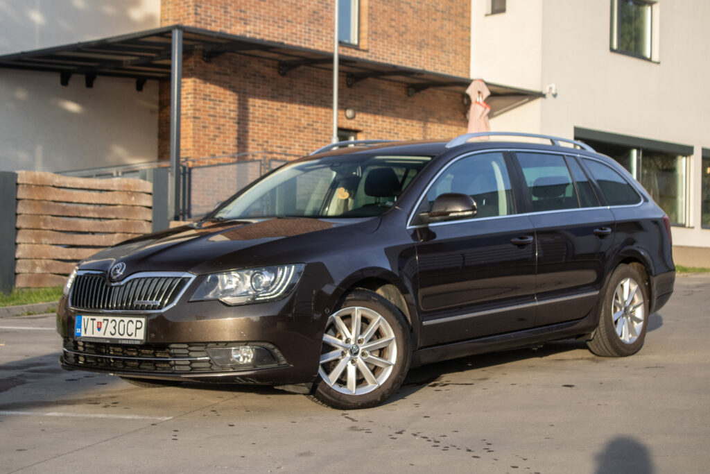 Škoda Superb Combi 1.6 TDI Ambition Greenline, 77kW (2013) / AJ NA SPLÁTKY / PROTIÚČET /