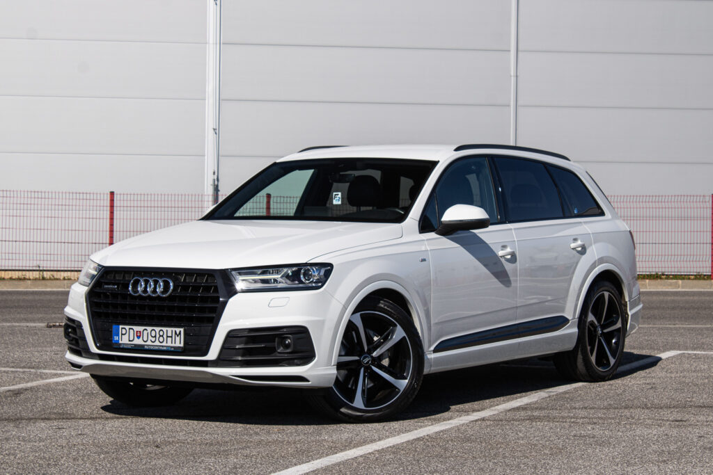 Audi Q7 3.0 TDI 272k quattro tiptronic S-line / AJ NA SPLÁTKY / PROTIHODNOTA /