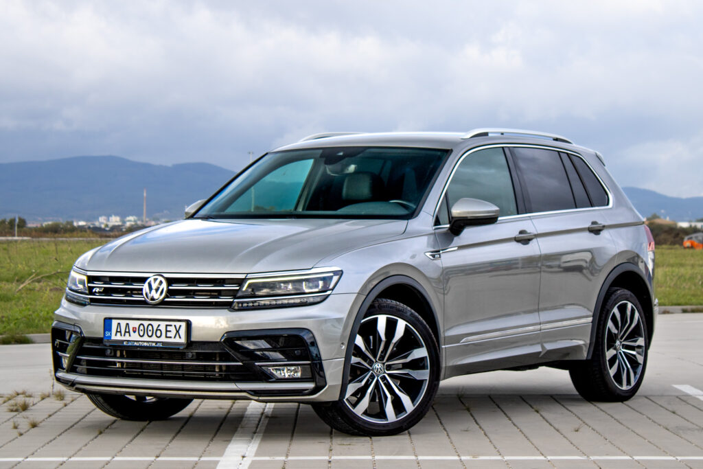 Volkswagen Tiguan 2.0 BiTDI SCR BMT 240k Highline 4MOTION DSG / AJ NA SPLÁTKY / PROTIÚČET /