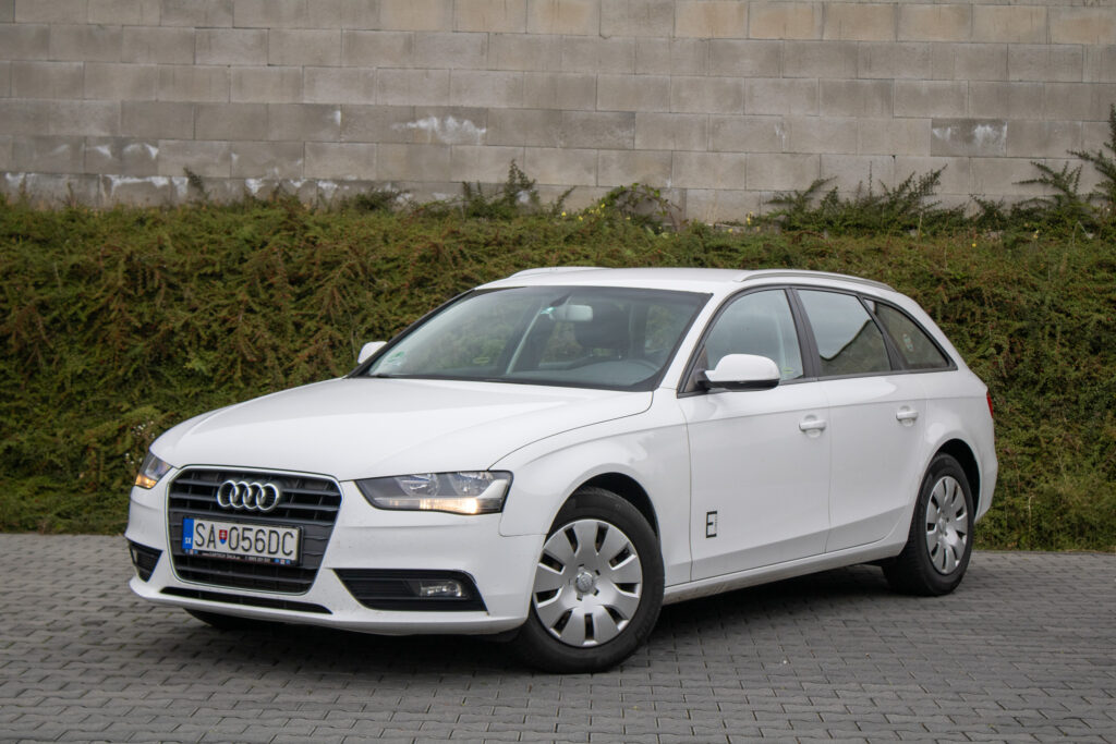 Audi A4 Avant 2.0 TDI / AJ NA SPLÁTKY/ PROTIHODNOTA/ ODPOČET DPH