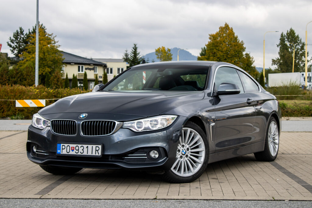 BMW Rad 4 Coupé 428i 180kw / AJ NA SPLÁTKY / PROTIÚČET /