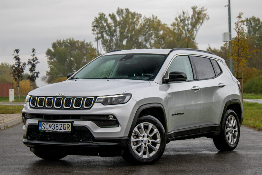 Jeep Compass 1.3 GSE Longitude / AJ NA SPLÁTKY / PROTIÚČET /