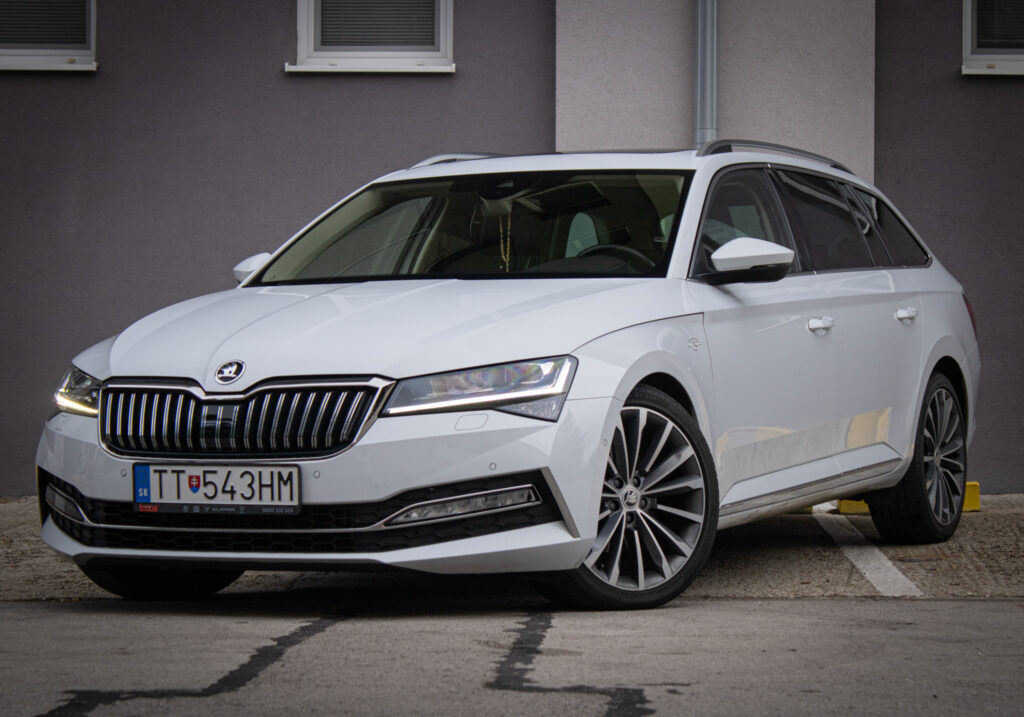 Škoda Superb Combi 2-0 TDI SCR L&K 4x4 DSG, 140kW, A7 / AJ NA SPLÁTKY / PROTIÚČET /
