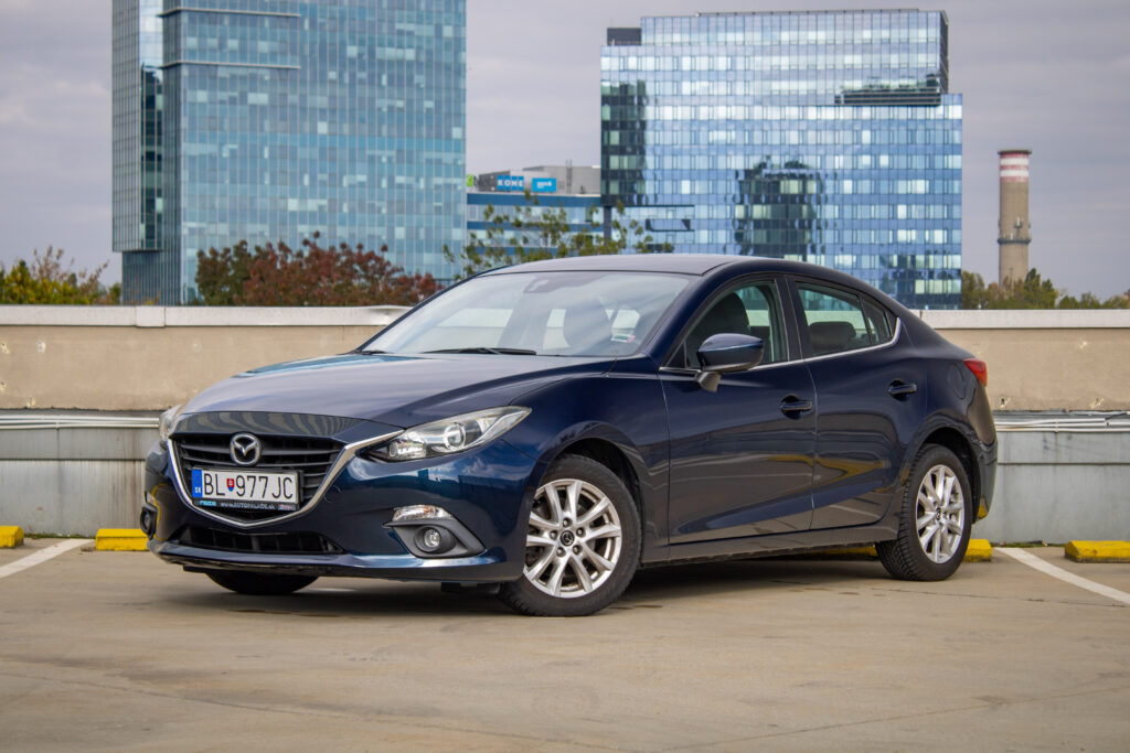Mazda 3 2.0 Skyactiv -G120 Attraction / AJ NA SPLÁTKY / PROTIÚČET /