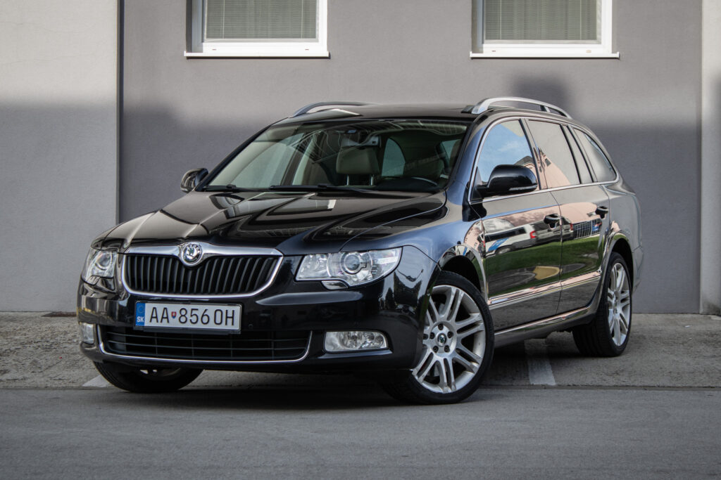 Škoda Superb Combi 3.6 FSI 4X4 Elogance // AJ NA SPLÁTKY/ PROTIÚČET