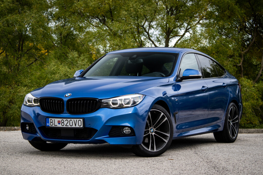 BMW Rad 3 GT 320d xDrive  M Sport A/T  / AJ NA SPLÁTKY /
