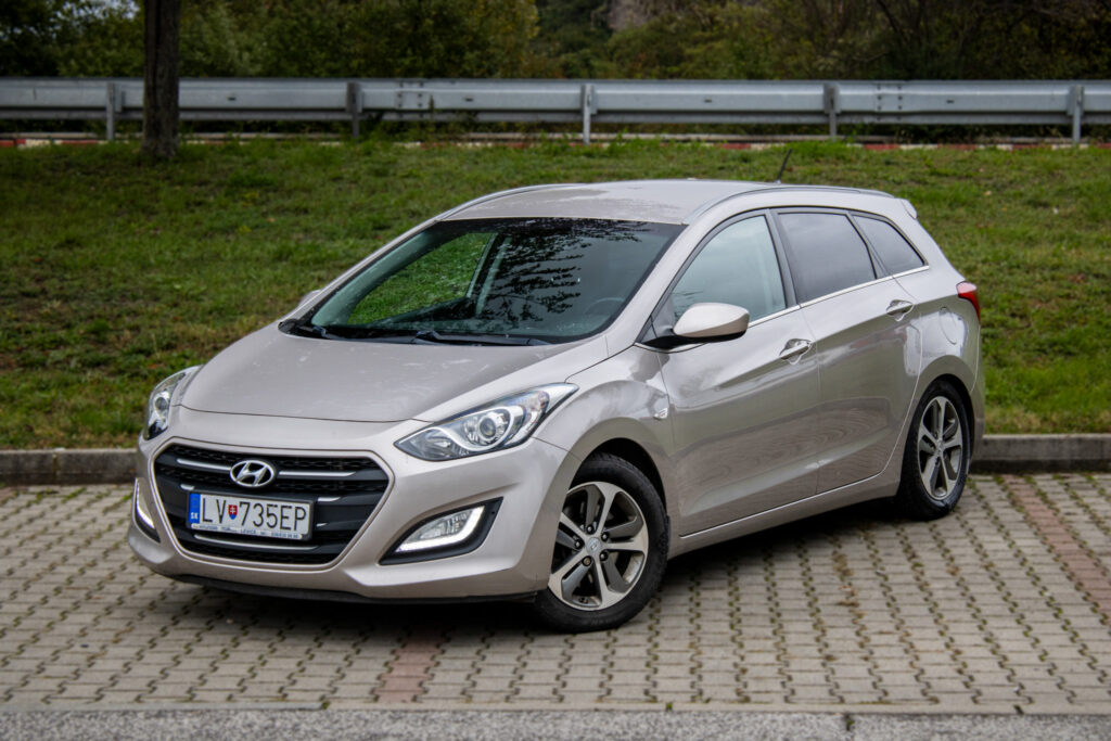 Hyundai i30 1.6 CRDi 81kW, M6 / AJ NA SPLÁTKY / PROTIÚČET /