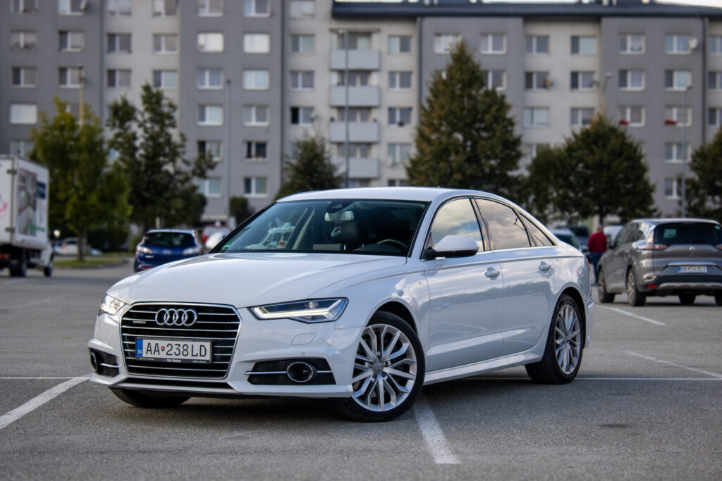 Audi A6 3.0 TFSI 333k quattro S tronic 245kW