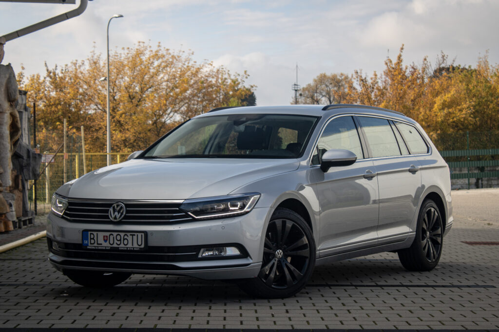 Volkswagen Passat Variant Highline 2.0TDI DSG 140kW / AJ NA SPLÁTKY / PROTIÚČET