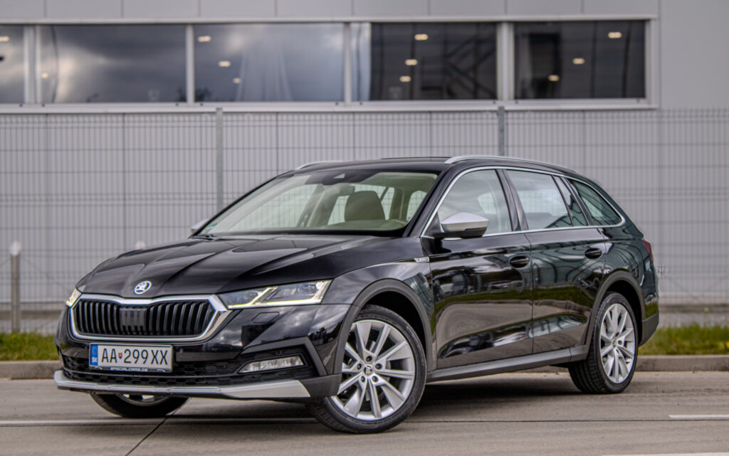 Škoda Octavia Combi 2.0 TDI Scout 4x4 DSG 110kW / AJ NA SPLÁTKY / PROTIÚČET /