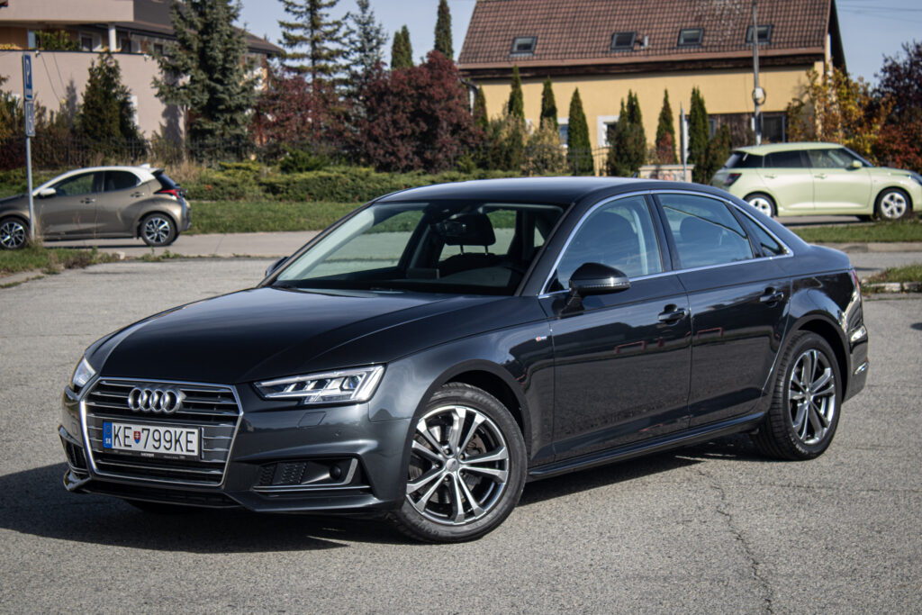Audi A4 2.0 TFSI ultra S tronic Basis / AJ SPLÁTKY / PROTIÚČET /