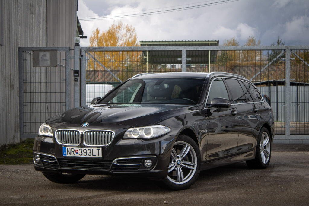 BMW Rad 5 Touring 520d xDrive, 135kW, A8 /AJ NA SPLÁTKY/PROTIÚČET/
