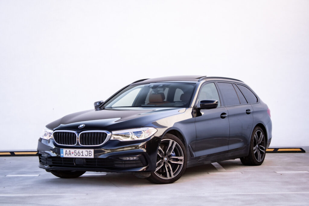 BMW Rad 5 Touring G31 540i xDrive 250kw AT/8 2019 / AJ NA SPLÁTKY / PROTIÚČET