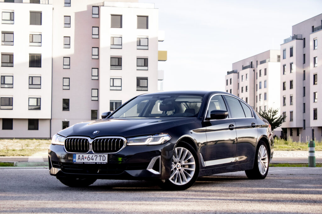 BMW Rad 5 530iX HEV G30 AT/8 2020 / AJ NA SPLÁTKY / PROTIÚČET