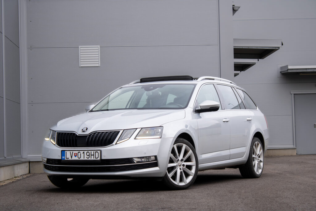 Škoda Octavia Combi 3 1.6TDI 85kw AT/7 2019 / AJ NA SPLÁTKY / PROTIÚČET