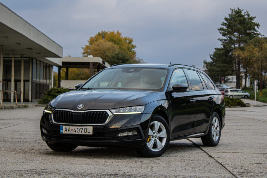 Škoda Octavia Combi 2.0 TDI Style DSG / AJ NA SPLÁTKY / PROTIÚČET /