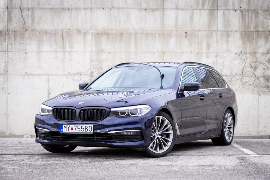 BMW Rad 5 Touring 540d xDrive 235 kW - AJ NA SPLÁTKY / PROTIHODNOTA