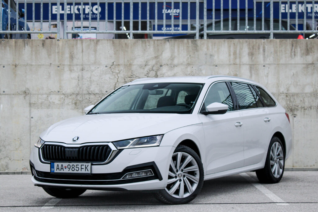 Škoda Octavia Combi 2.0 TDI Style 4x4 DSG / AJ NA SPLÁTKY / PROTIÚČET /