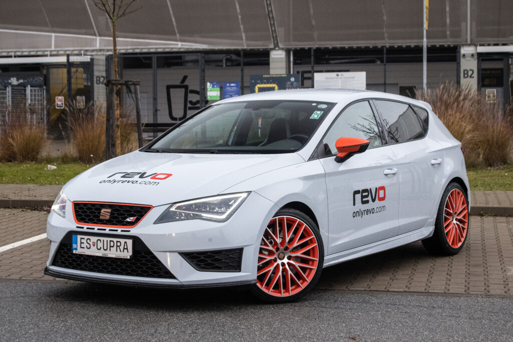 Seat Leon 2.0 TSI Cupra, 213kW (2016) / AJ NA SPLÁTKY / PROTIÚČET /