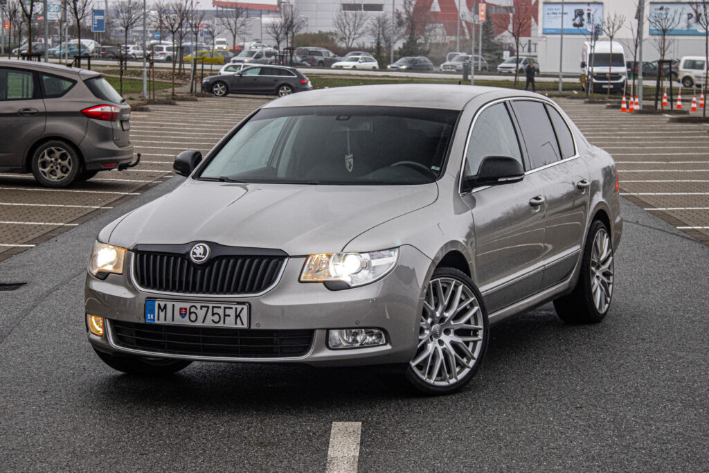 Škoda Superb 3.6 FSI V6 4x4 Elegance DSG
