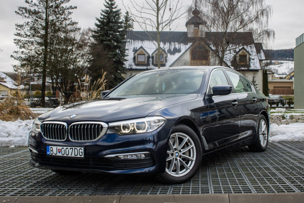 BMW Rad 5 530d XDrive 183 kw AT8 /AJ NA SPLÁTKY / PROTIÚČET/
