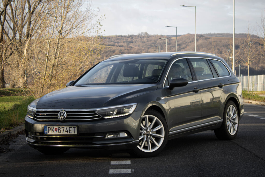 Volkswagen Passat Variant 2.0 TDI DSG 4MOTION Highline / AJ NA SPLÁTKY / PROTIÚČET /