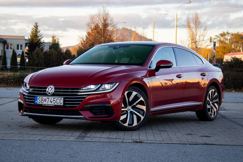 Volkswagen Arteon 2.0 TDI R-Line / AJ NA SPLÁTKY / PROTIÚČET /