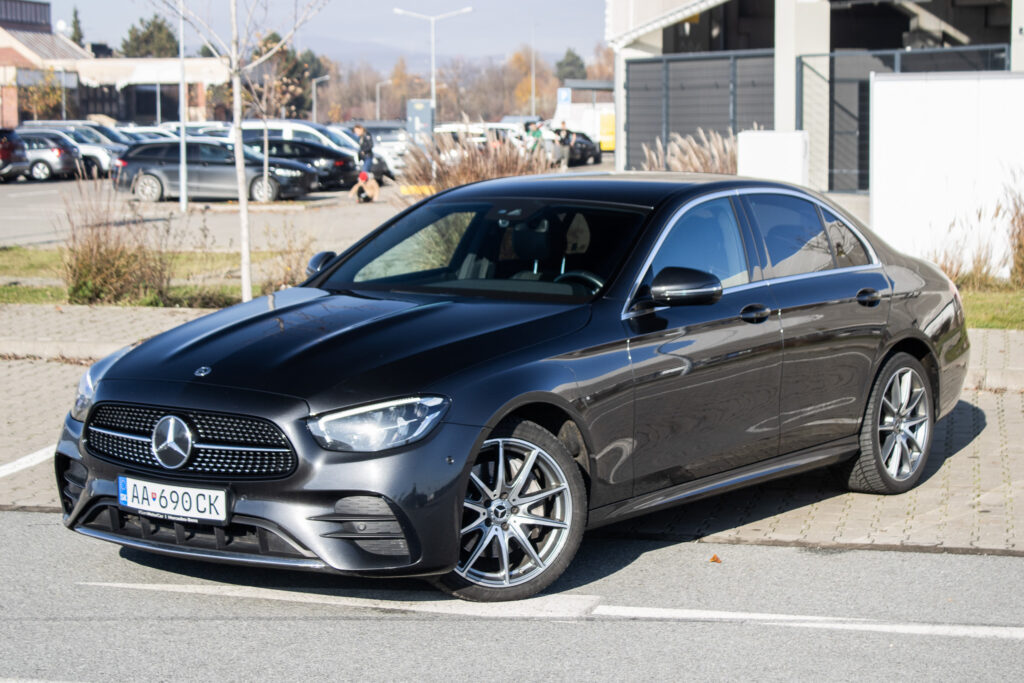 Mercedes-Benz E trieda Sedan 220 d 4MATIC, 143kW (2021) / AJ NA SPLÁTKY / PROTIÚČET /