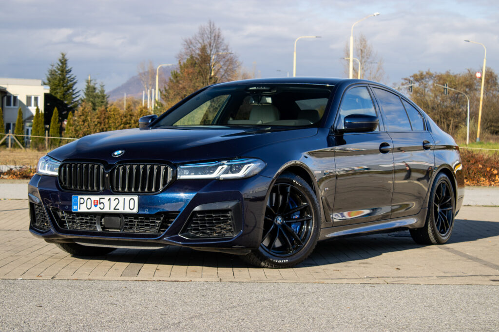 BMW Rad 5 M550i xDrive A/T / AJ NA SPLÁTKY / PROTIÚČET /