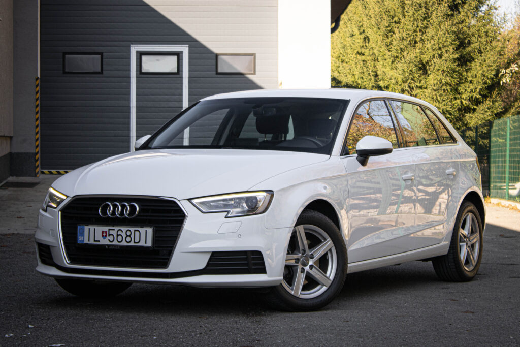 Audi A3 Sportback TFSI A/T / AJ NA SPLÁTKY / PROTIÚČET /