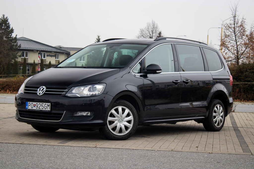Volkswagen Sharan 2.0TDI DSG / AJ NA SPLÁTKY / PROTIÚČET /